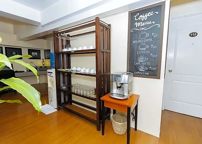 Reddoorz @ Amorsolo Makati 2*